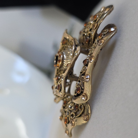 Vintage Statement Gold Flower Brooch Pin - Picture 7 of 7